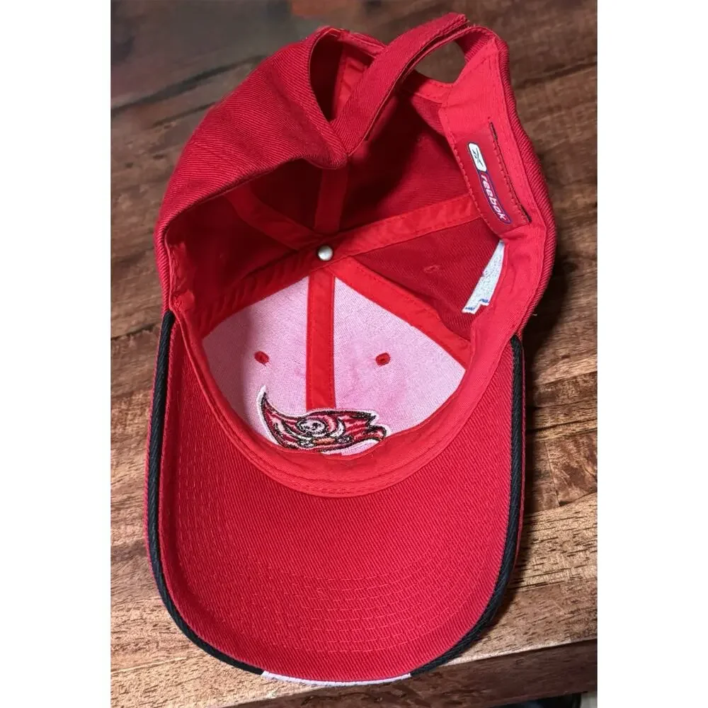 Vintage Reebok NFL Tampa Bay Buccaneers Flag Logo Cap Red Hat